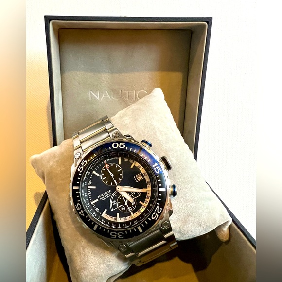 Nautica Men's N15519G Eclipse Chronograph Stainless Steel Watch in original box - Picture 3 of 9